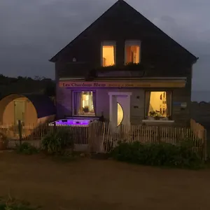  Hébergement de vacances Les Chardons Bleus , Les Pieds Dans L'eau France